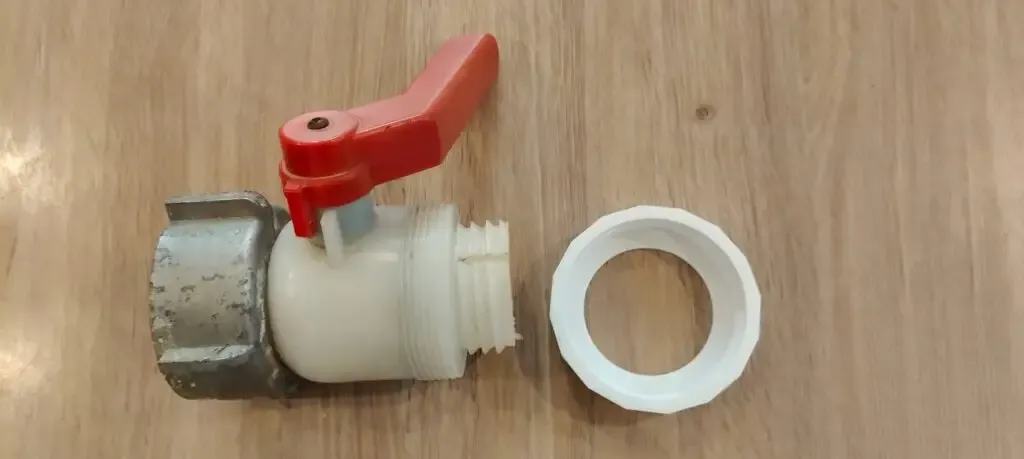 bague de robinet d'une citerne d'eau de 1000 litres