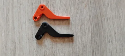 Accélérateur de tronçonneuse réparé par impression 3D à Céret