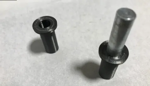 Gond de fenêtre imprimé en 3D, reproduit sur mesure pour remplacer une pièce introuvable