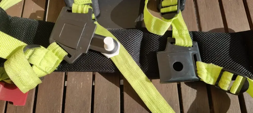 Clip de fixation imprimé en 3D pour harnais de débroussailleuse Ryobi