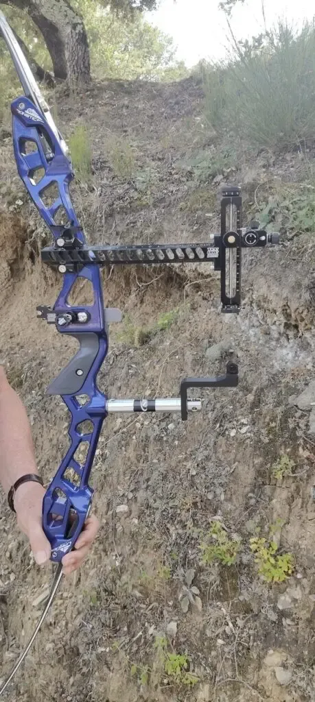 Support GoPro imprimé en 3D monté sur un arc de tir